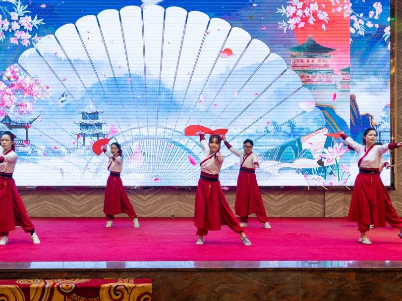 拓路前行·領跑未來 | 集團2023年度總結會暨2024迎新晚會圓滿結束！(圖27)
